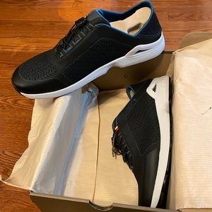 NWT  OluKai Inana black men’s sneakers size 12